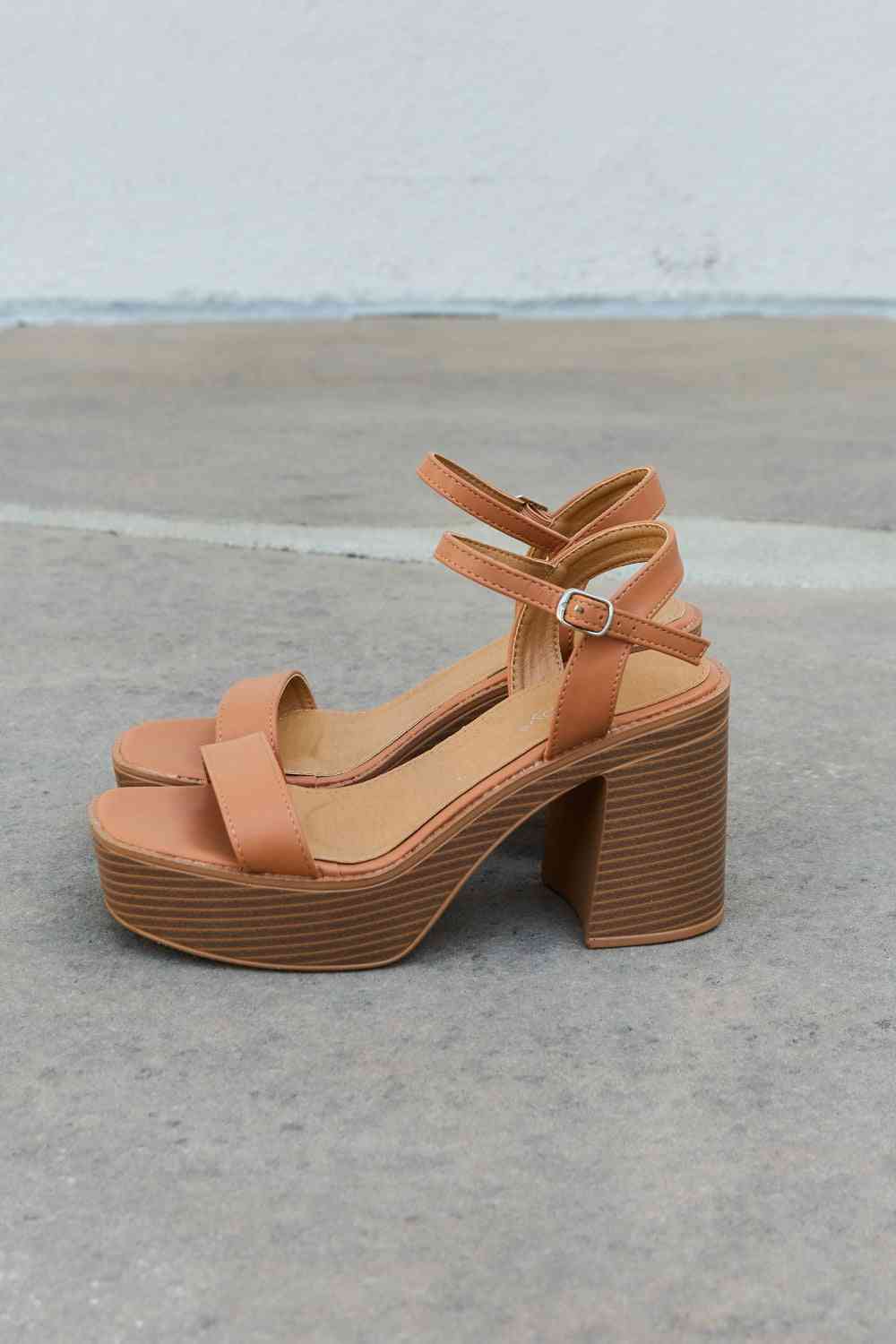 Weeboo Feel It Platform Heel Sandals - Rochelle's House LLC