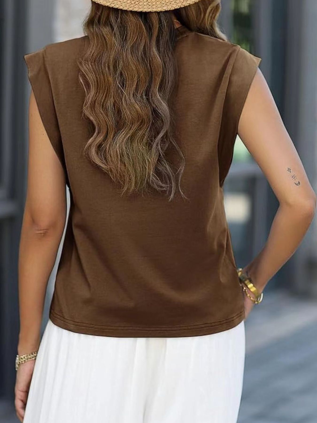 Solid Color Round Neck Tank - Rochelle's House LLC