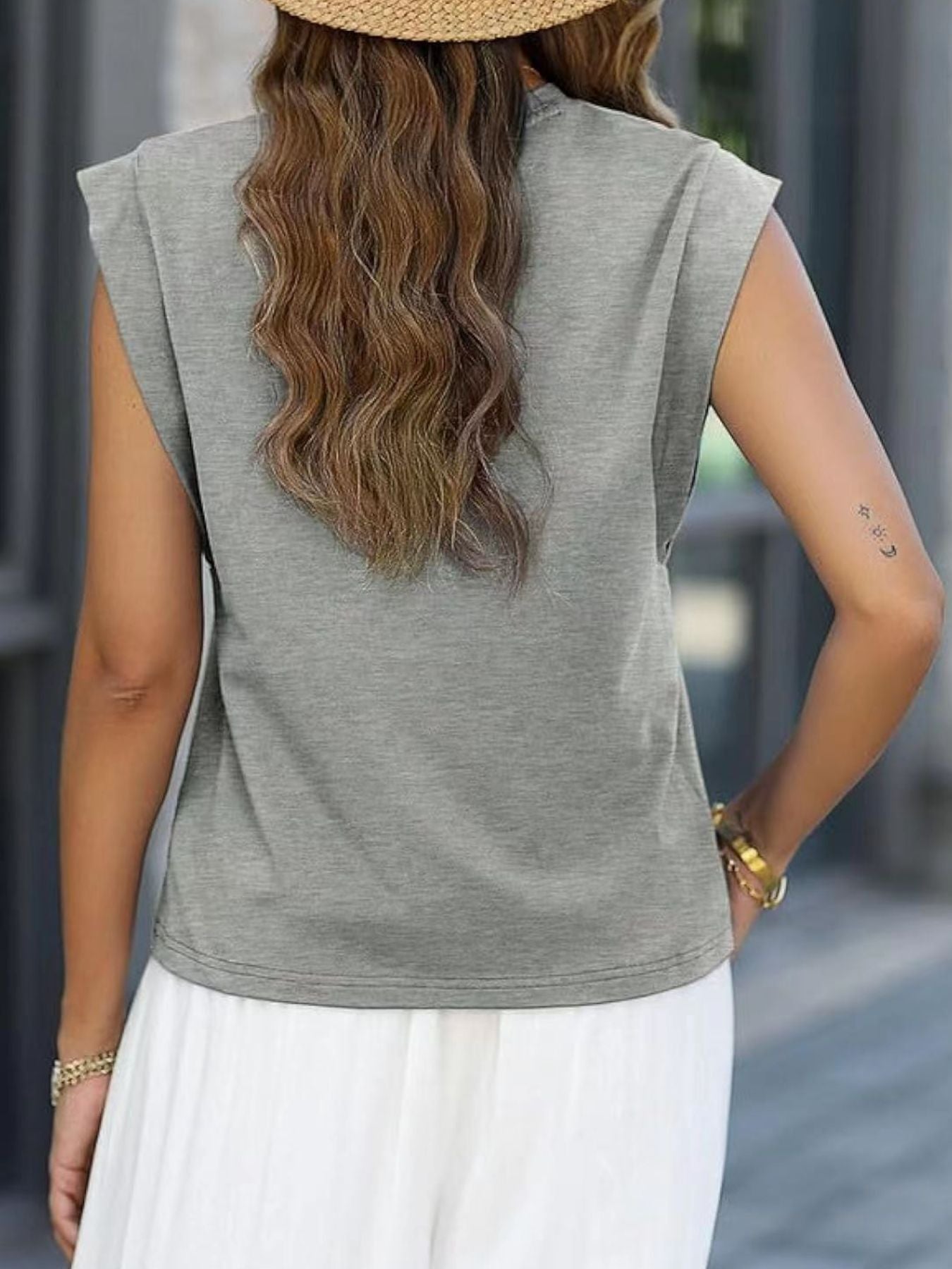 Solid Color Round Neck Tank - Rochelle's House LLC