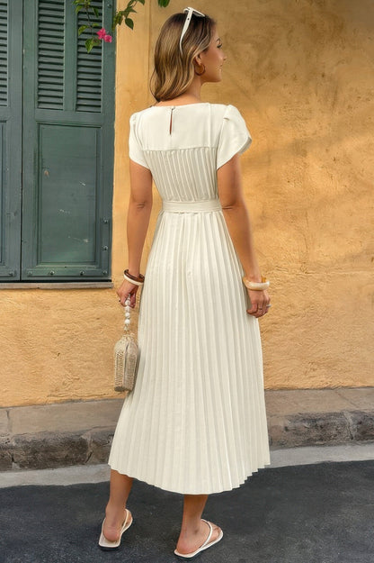 Lifestyle image of product styled for a chic daytime look