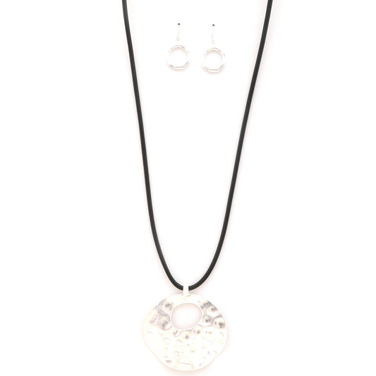 Hammered Metal Round Pendant Necklace